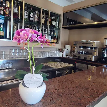 Diana Hotel 2*